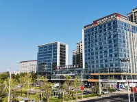 Macheng Lunwei International Hotel Hotele w: Macheng