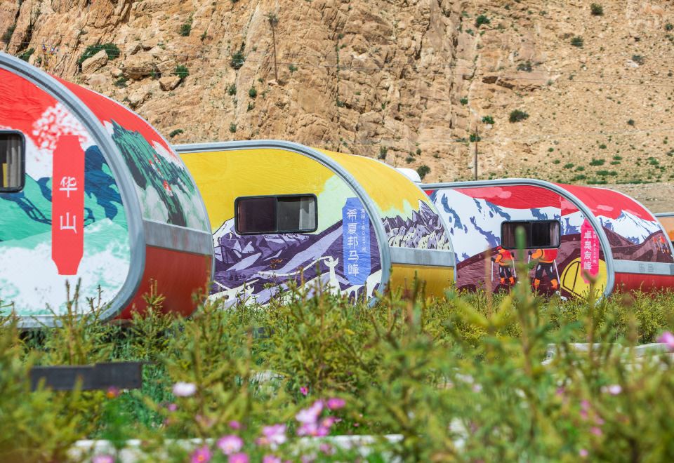 Pingcuo kangsang Everest base camp oxygen rich HotelOxygen Diffusion, Qingmeng Xinghe Double Bed Rv (Scenic View Terrace + Sunshade)