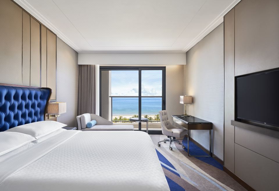 Four Points by Sheraton DanangPremium Deluxe King, Ocean View, High Floor, Balcony