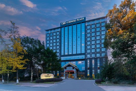 คราวน์ พลาซ่า ตู้เจียงหยาน บาย IHG