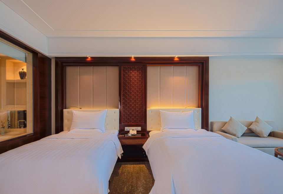 GRAND NEW CENTURY RESORT Siming Lake YuyaoDeluxe Lake-view Twin Room
