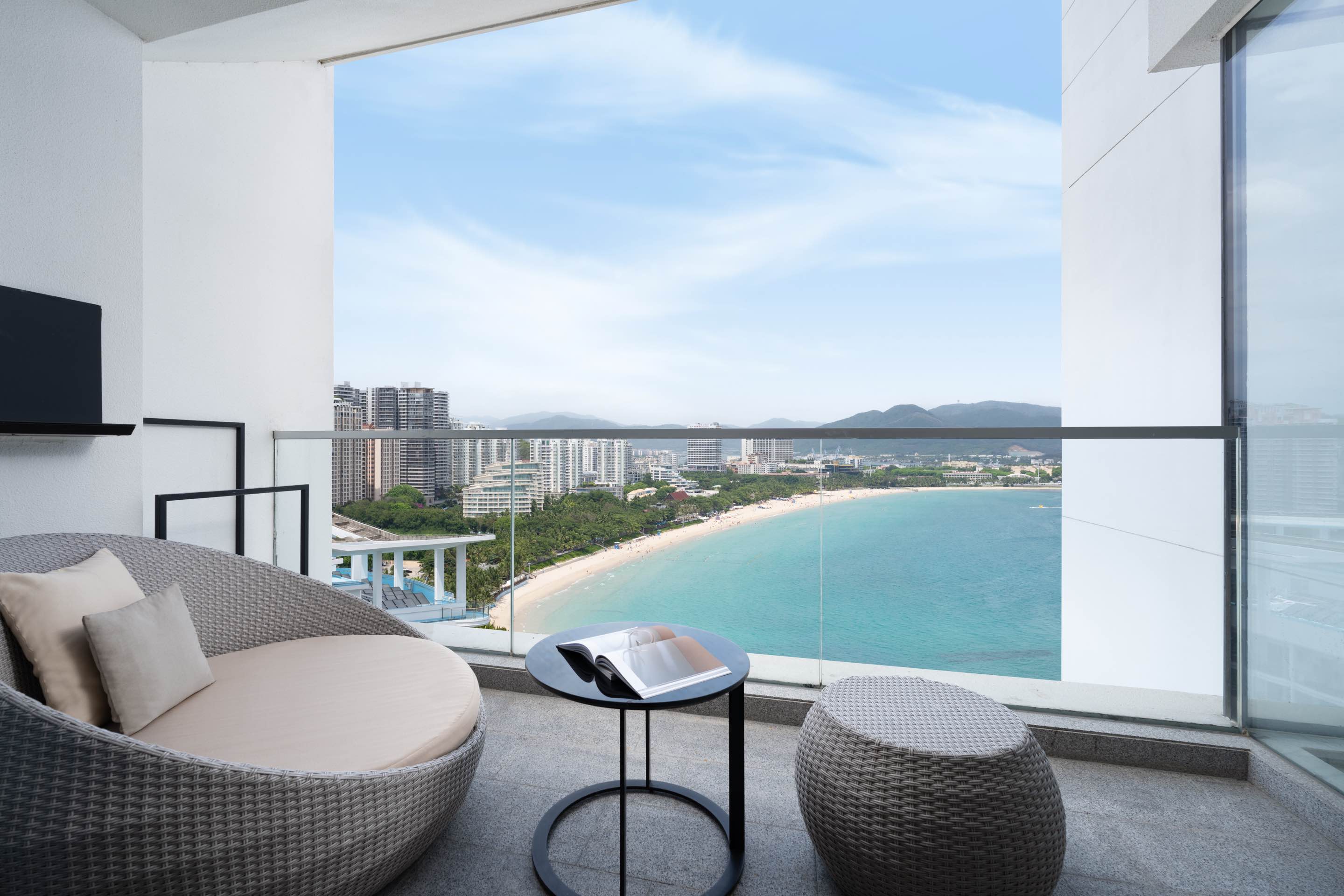 典雅格超大床海景客房-時尚ICON親子風尚【帶捲髮棒】