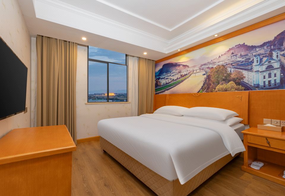 Vienna Hotel Enshi Railway StationStandard Queen Room