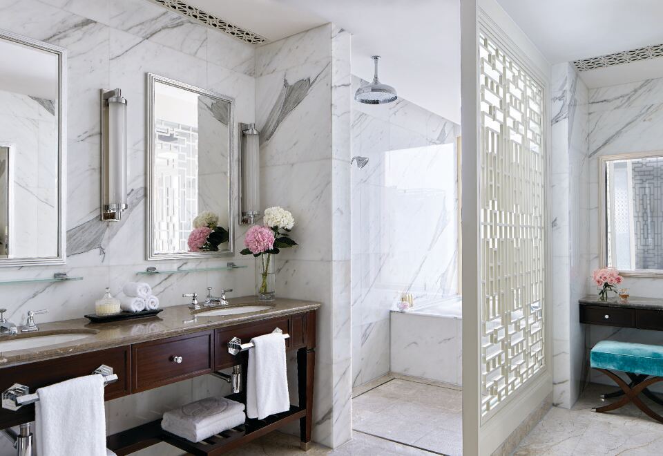 朗廷无界VR行政大床房（观影+游戏）