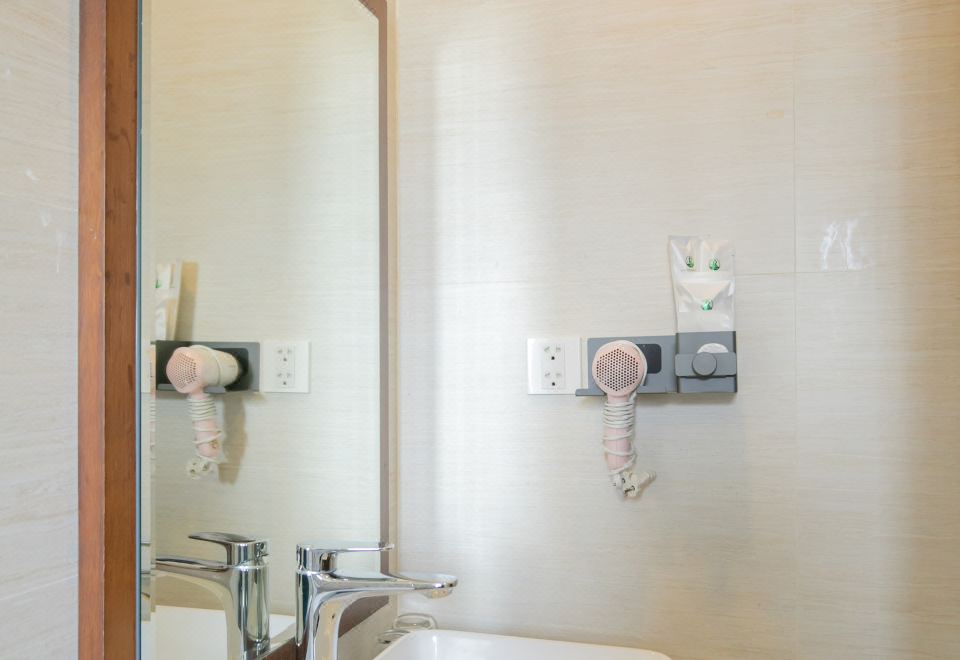 Ritzy Boutique Hotel Da NangSuite With City View