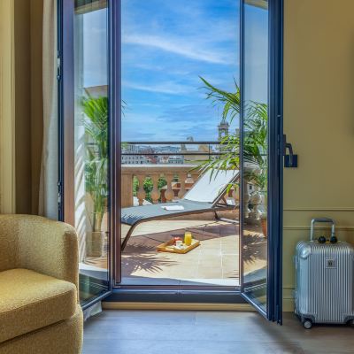 馬路露台 巴塞隆拿埃爾阿維尼達宮酒店優惠