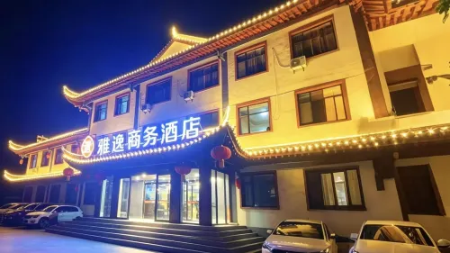 Licheng Yayi Business Hotel