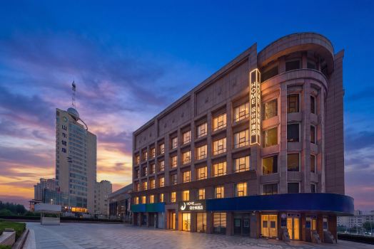 HOME Designer Hotel (Jinan Daming Lake Kuanhouli Branch)