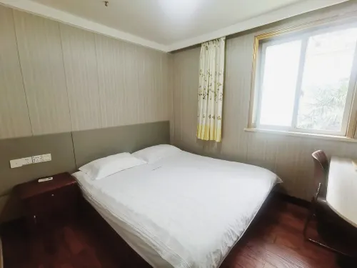 Binjia Hotel (Shanghai Chifeng Road Subway Station)