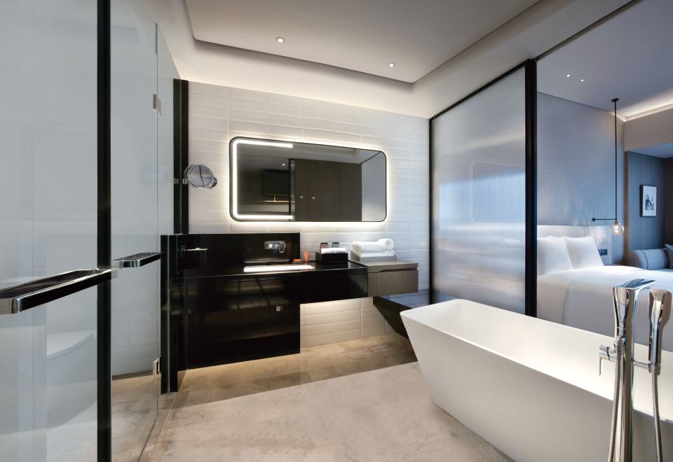 單臥大床套房（帶起居室）