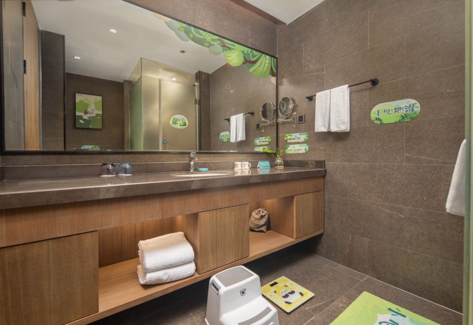 PINLAKE RESORTJingsi Youshan Family Room