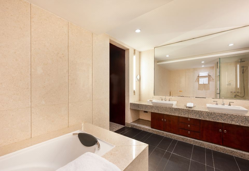 紫金楼·高级套房 -饱览湖光山色