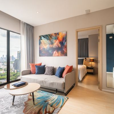 One-Bedroom Skyline Suite