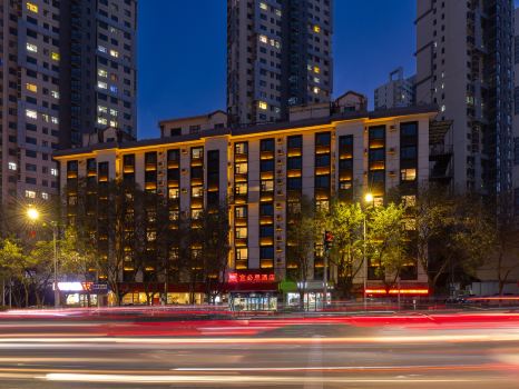Ibis Hotel (Lanzhou West Railway Station Qilihe Yellow River Bridge)