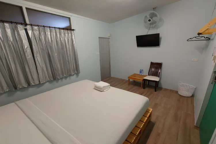 ห้องพักมาตรฐาน(พัดลม)(เตียงใหญ่)