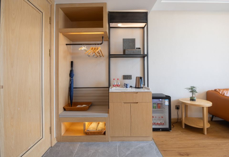 Queen Room With Lake View