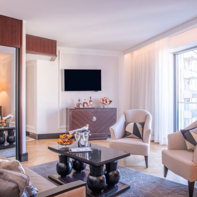 Deluxe Suite Hotel du Collectionneur Promo Code