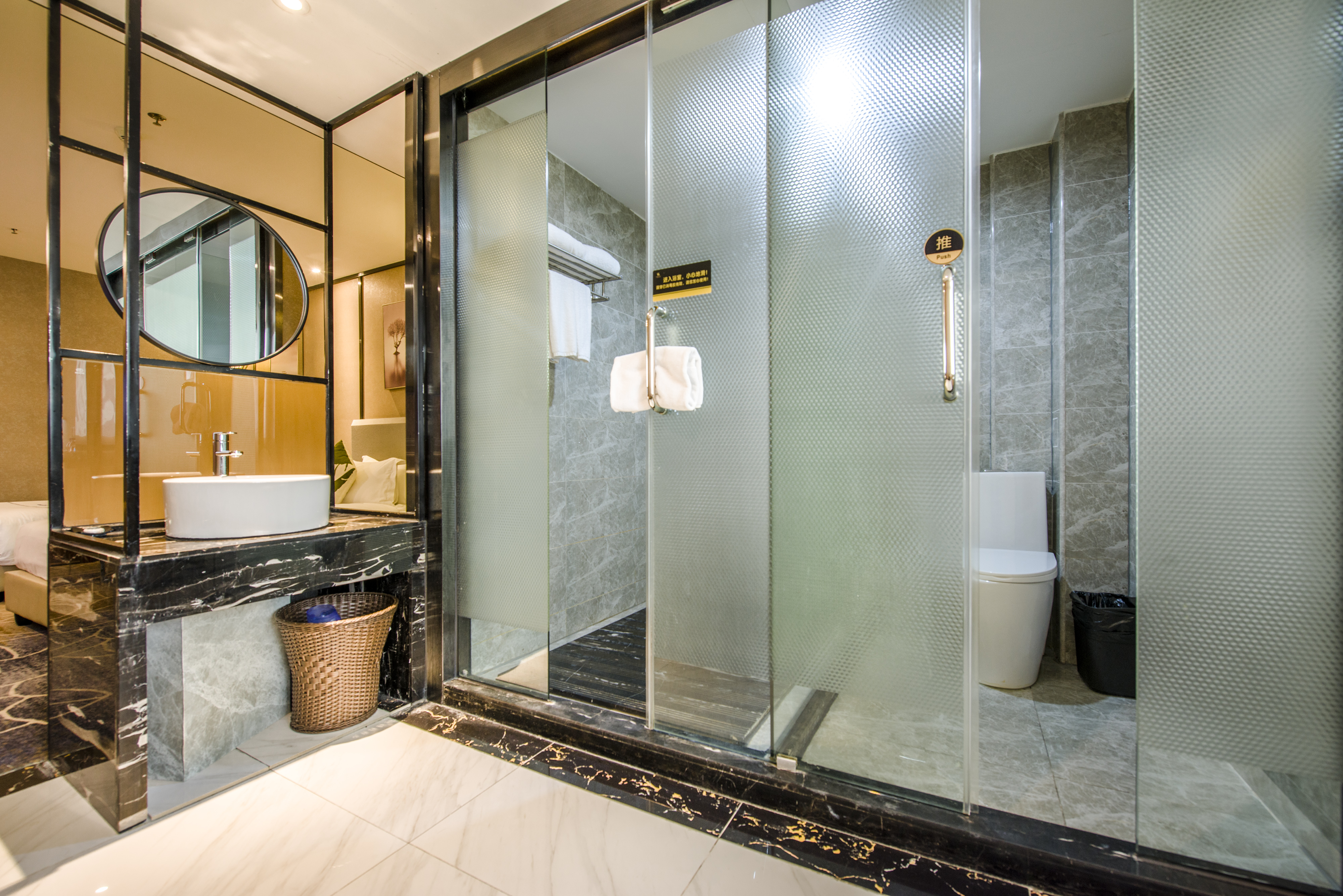 夢百合0壓-溫馨舒適雙床房