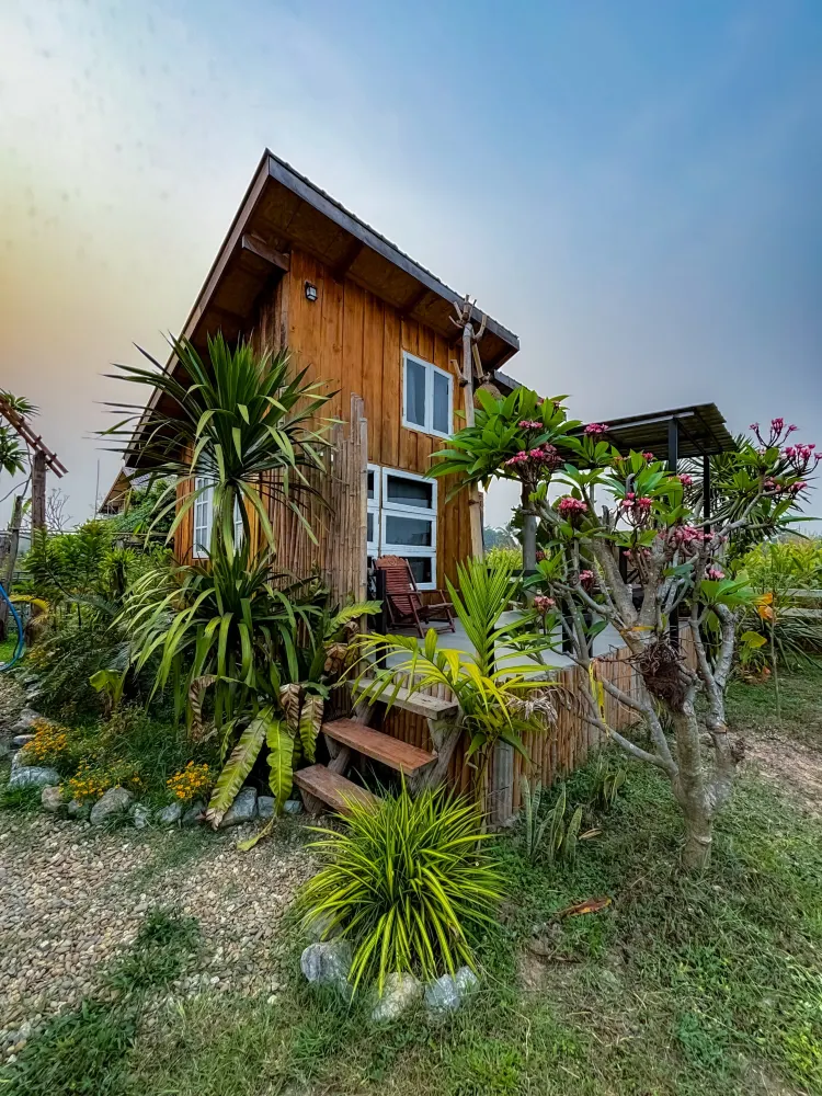 ห้องเตียงใหญ่พร้อมวิวภูเขา