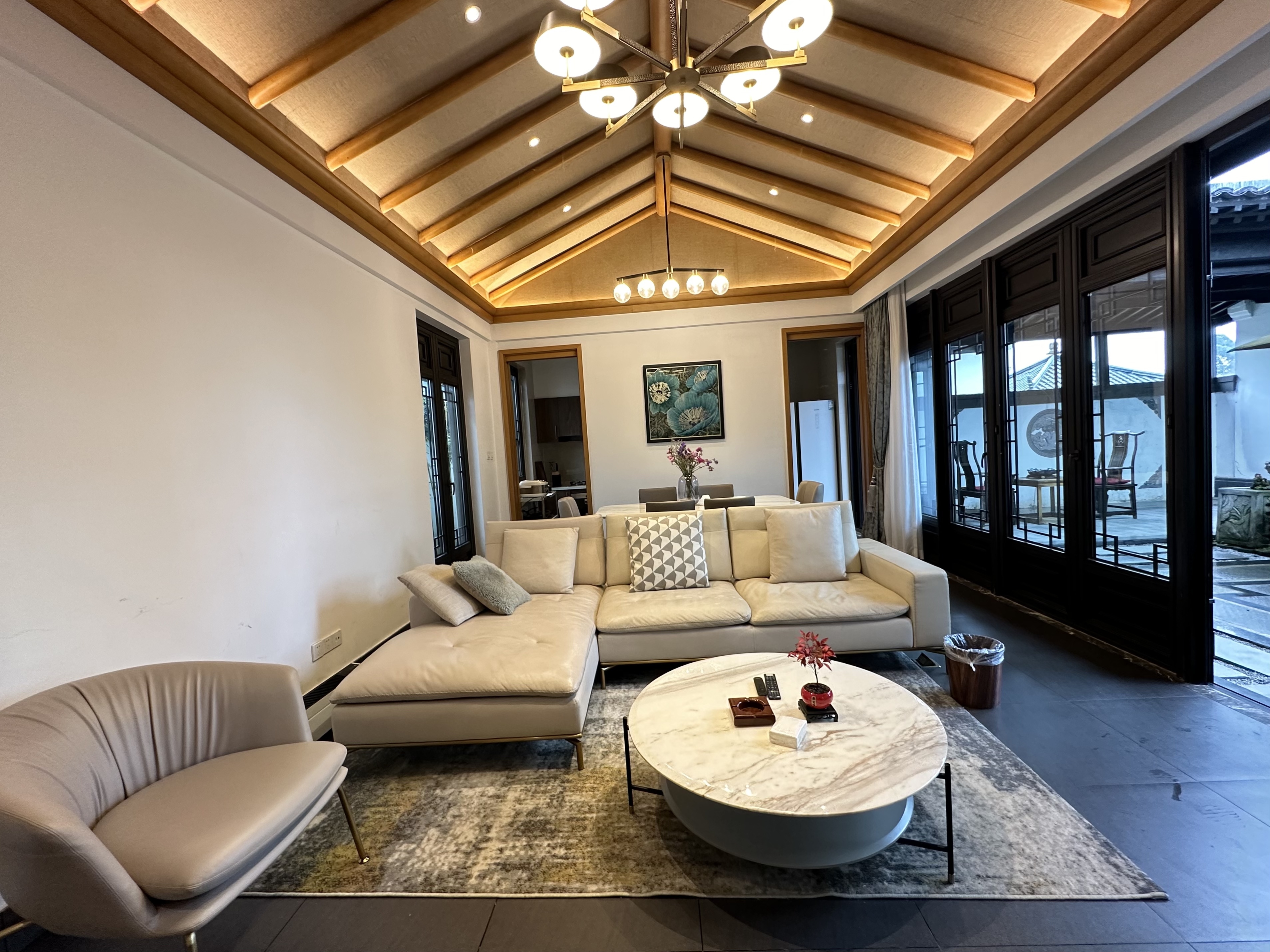 三房三衞徽韵·新中式商务雅院