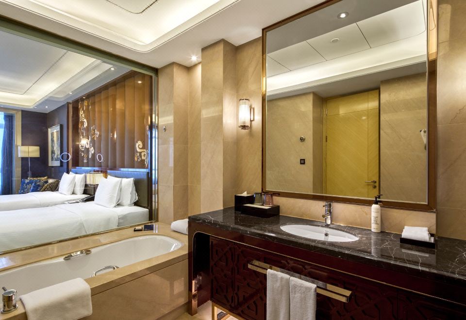 豪华双床房-探索凤城都市丽影