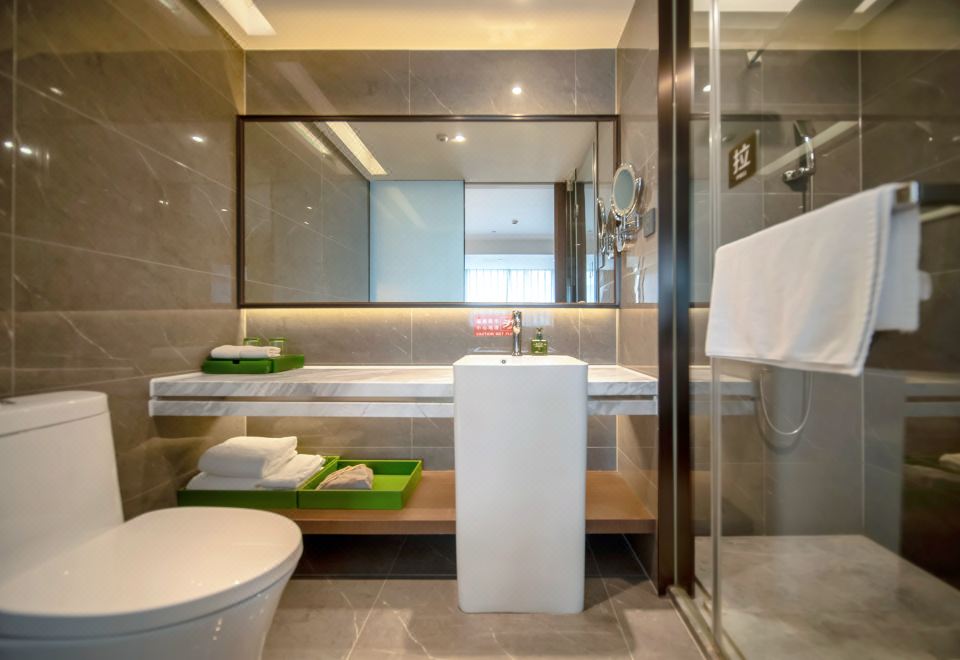 金澜大床房-休闲飘窗（大空间+投屏+衣帽间）