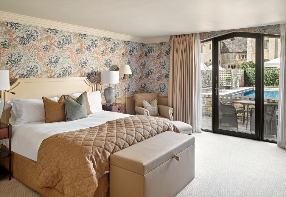 豪华房带庭院,泳池