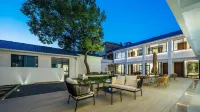 Floral Hotel·Ningbo Ciqili Hotel (Cicheng Ancient County City Branch)