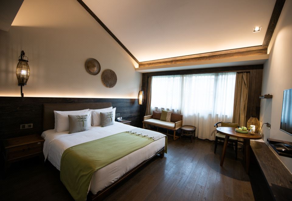 Queen Room