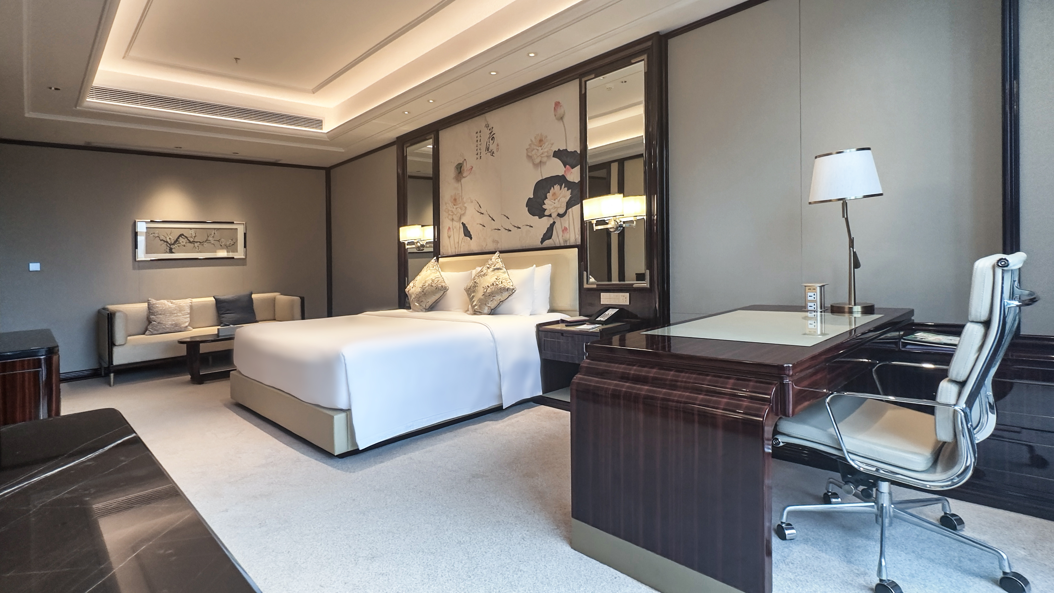 豪华浴缸大床房