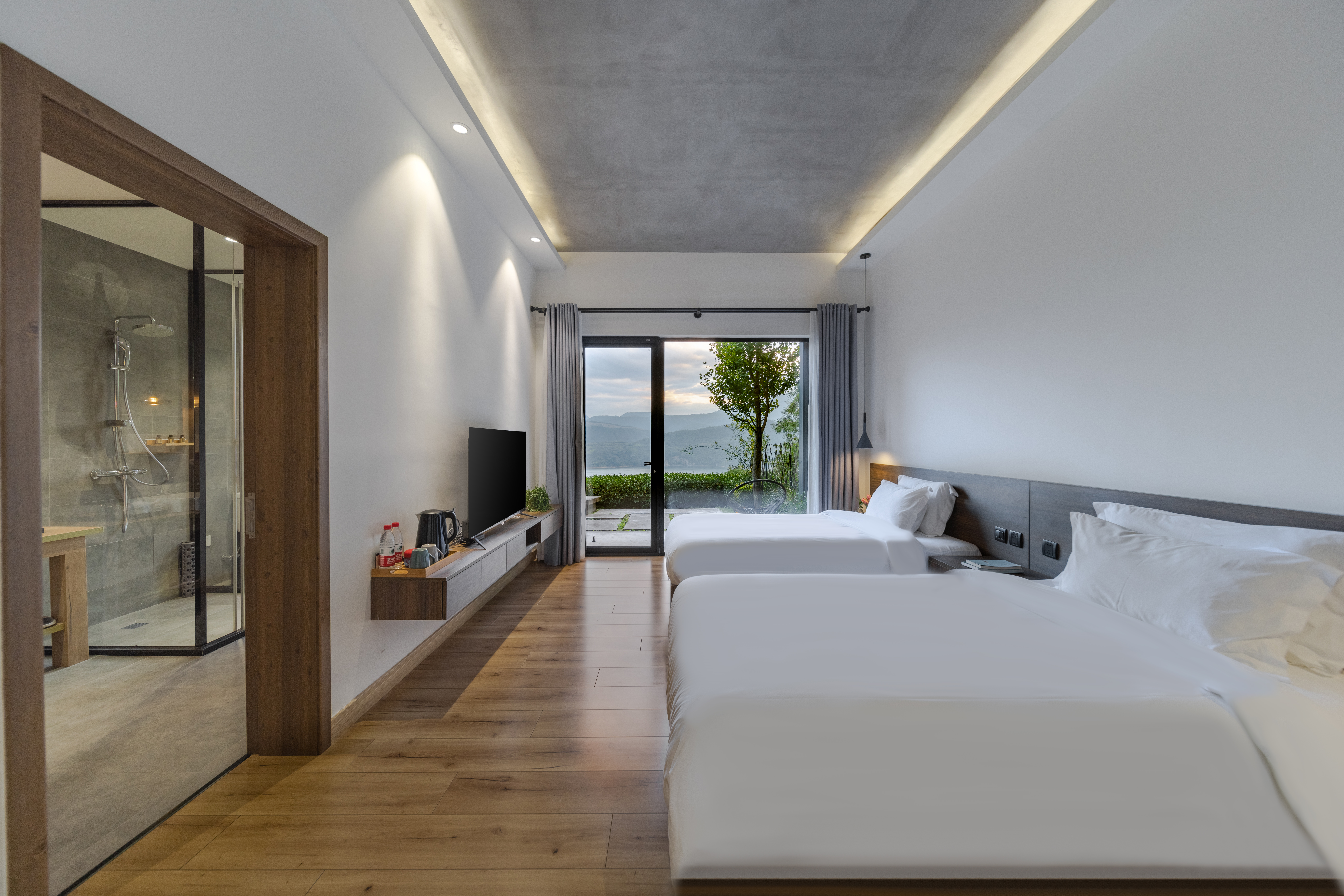 沐风湖景双床房（全景落地玻璃）