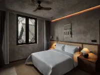 Leshan Giant Buddha Scenic Area River View Hotel [ The most popular hotels for tourists] Hotels in Leshan