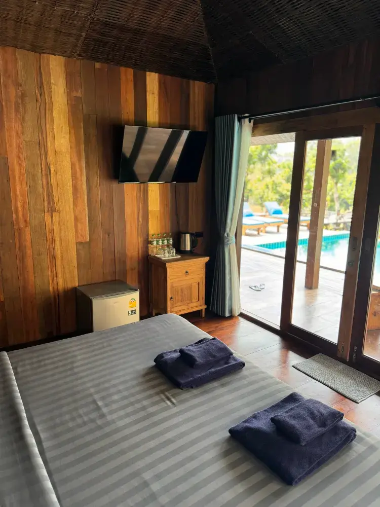 พูลวิลล่า