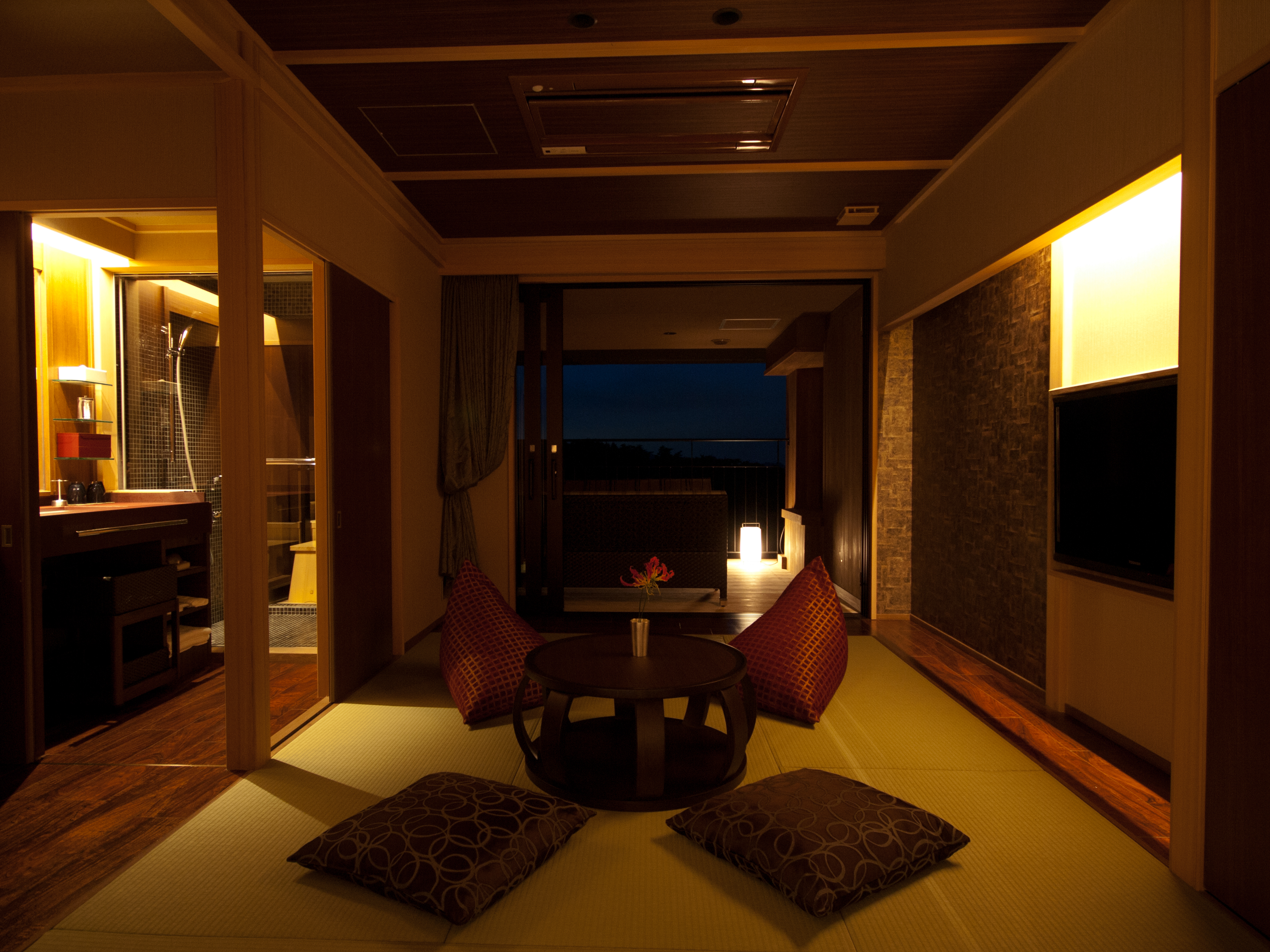 【富士山侧】温泉露天浴池（日西合璧房/带露台）