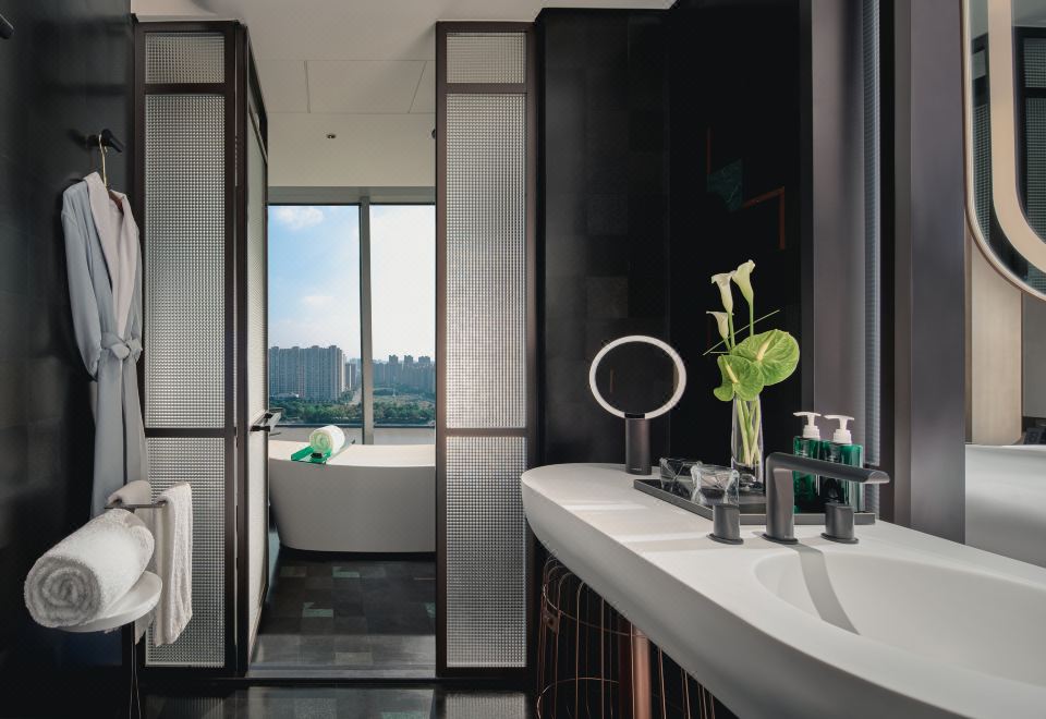 精品房（超大床+江景）