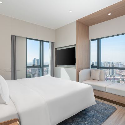 城市景觀單臥室套房（雲端會客廳、衣帽間、高空景觀） 順德大良智選假日飯店（清暉園店）優惠