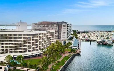 Hilton Cairns Hotele w: 