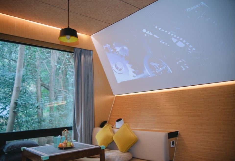 Hangzhou SENBO Nature Park and ResortJungle Hive Audio-visual Double Bedroom