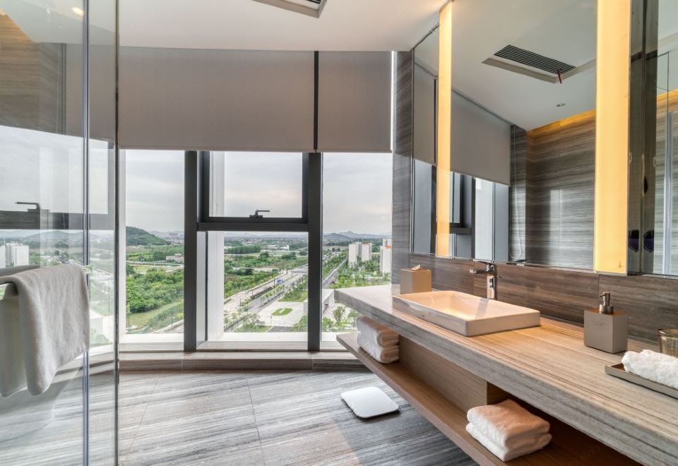 Courtyard By Marriott Hangzhou XihuPremier King Room