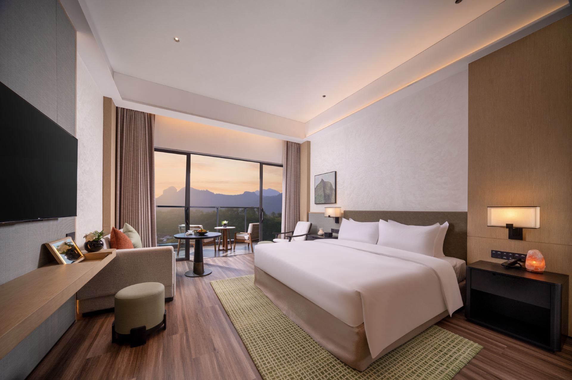 Superior King Bed Room With Mountain View
