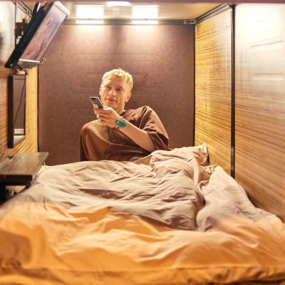 【上段】カプセル2名【男性専用】 豪華カプセルホテル 安心お宿プレミア名古屋栄店 クーポン