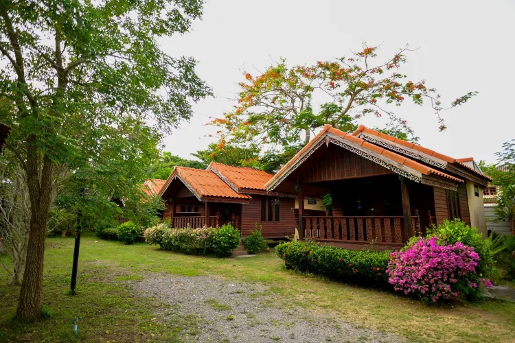 บังกะโลควีนไซซ์แบบไทย