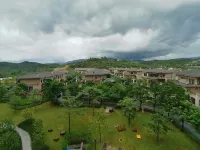 Boyue Apartment (Qingyuan Fogang Evergrande Yiquan Four Seasons)