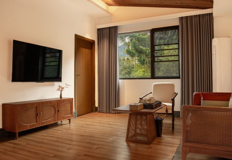 FUZHOU ROYAL HOT SPRING HOTEL & RESORTQingyun Pavilion - Travel Villa(Two Bedrooms And One Living Room+indoor Hot Spring Pool)