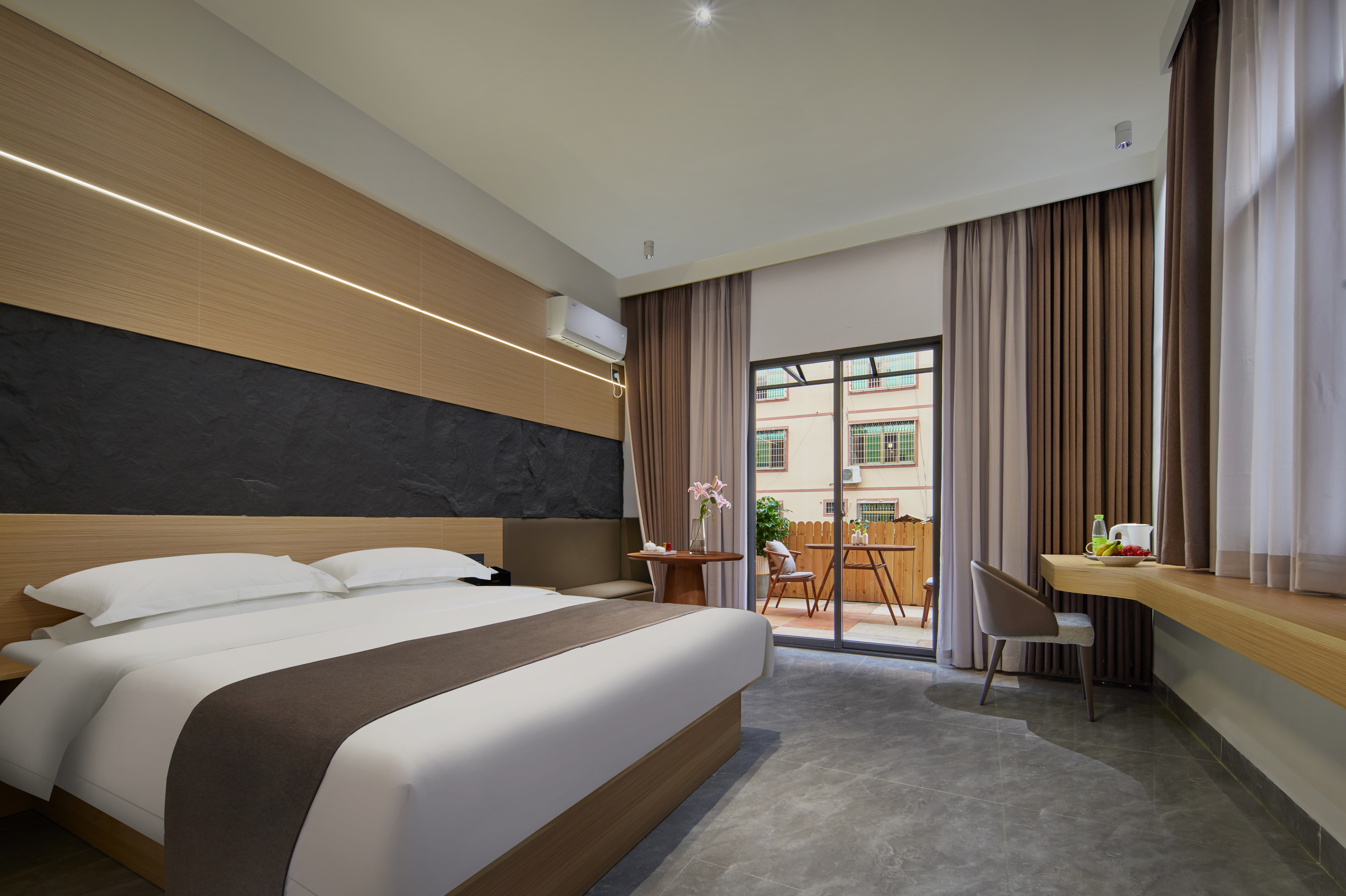 尊享陽臺大床房（外陽臺）