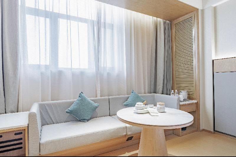 大床房（手机智能投屏+深度睡眠枕）