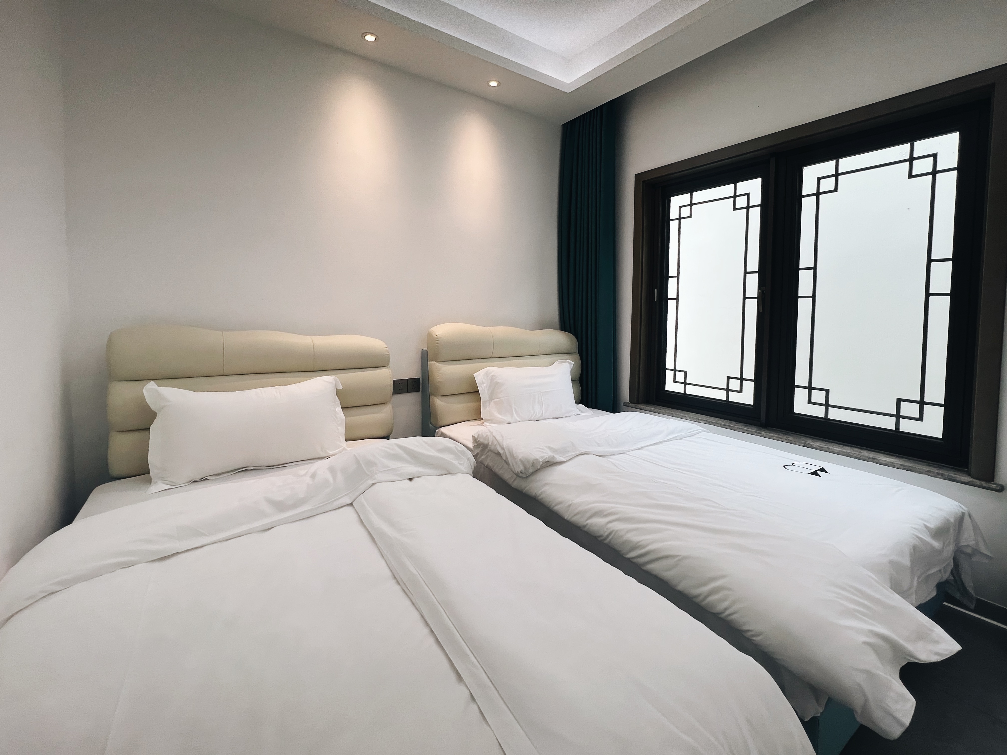 豪华四卧三衞影音花园别院