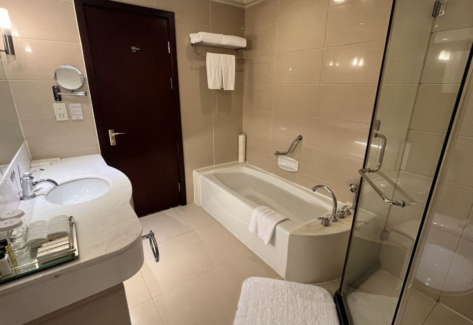 商務大床房（城市景觀+落地窗）