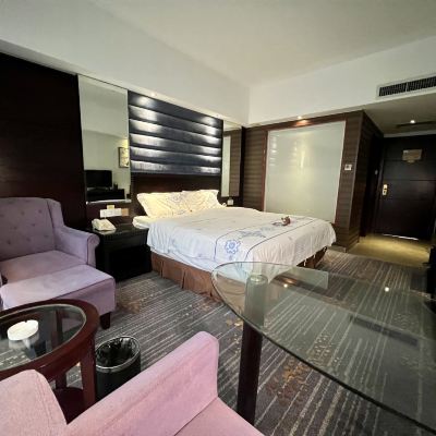 零壓大床房 濟寧鳳凰西苑大酒店優惠