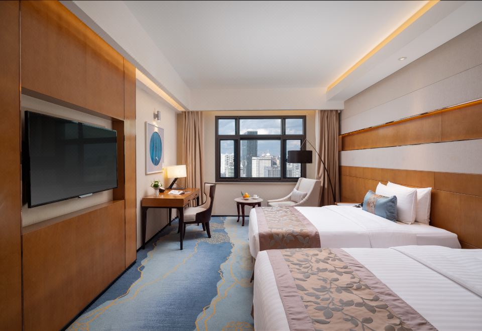 行政双床房「尽揽城市华灯+软沙发+办公书桌+舒适浴缸」